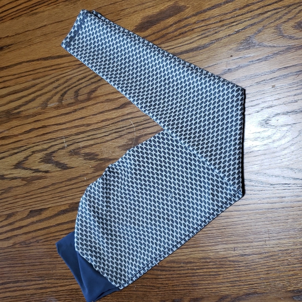 Size S Scrunch Butt Leggings